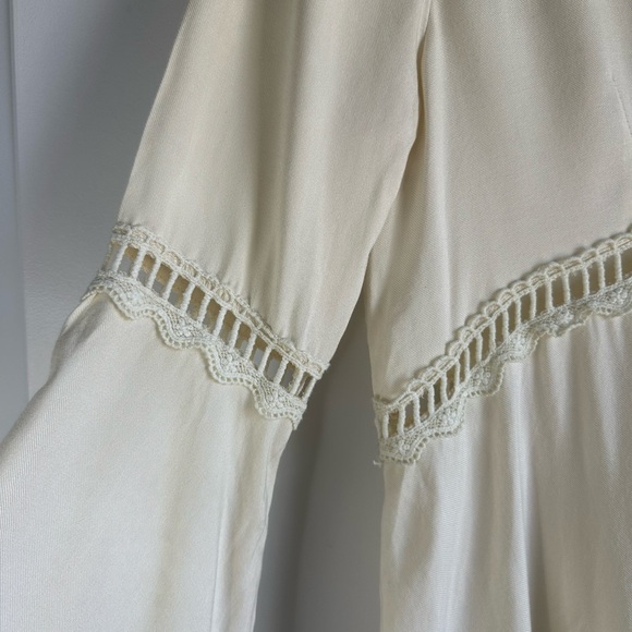 NWT TOBI Bohemian Beachy Flowy Long Sleeved Dress Cream Colored Small - Picture 6 of 6